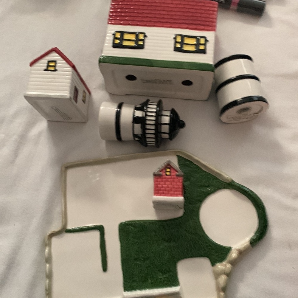 DONATED - Lighthouse Table Set - Picture 12 of 16